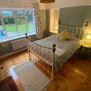 Double & Single Near Gatwick Homestay Horley